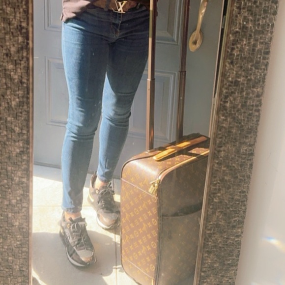 Louis Vuitton - Picture 17 of 17